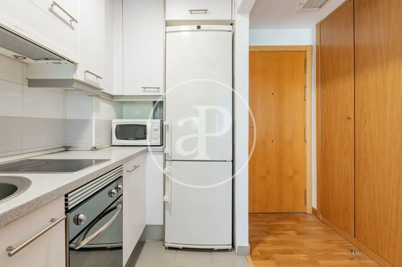 Küche von Wohnung zum Verkauf in Madrid mit Klimaanlage, Heizung und Privatgarten