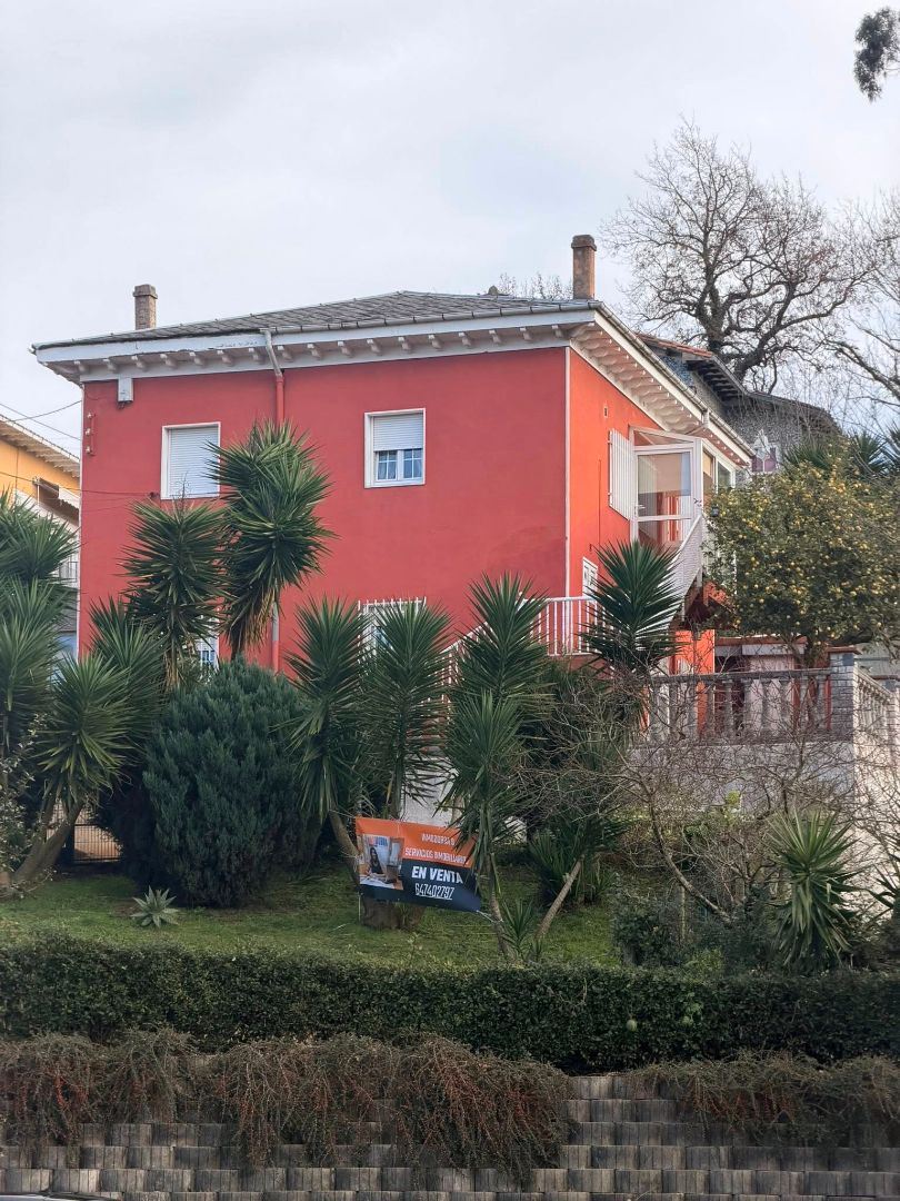 Casa o chalet en venta en Calle Pintor Varela, 28, Inmobiliaria - Barreda