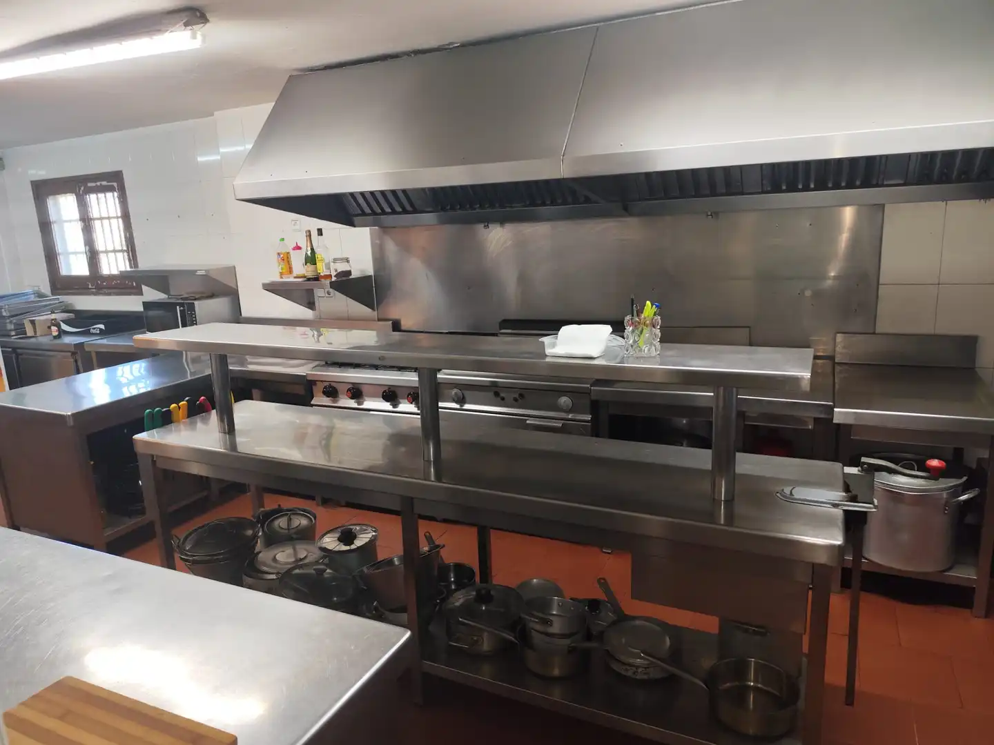 Cuina de Local de lloguer en Torrefarrera amb Aire condicionat, Calefacció i Terrassa