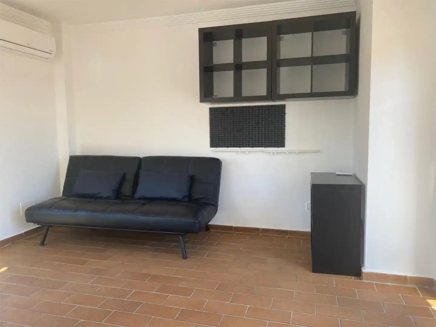 Living room of Flat for rent in Sotogrande  with Air Conditioner, Private garden and Storage room