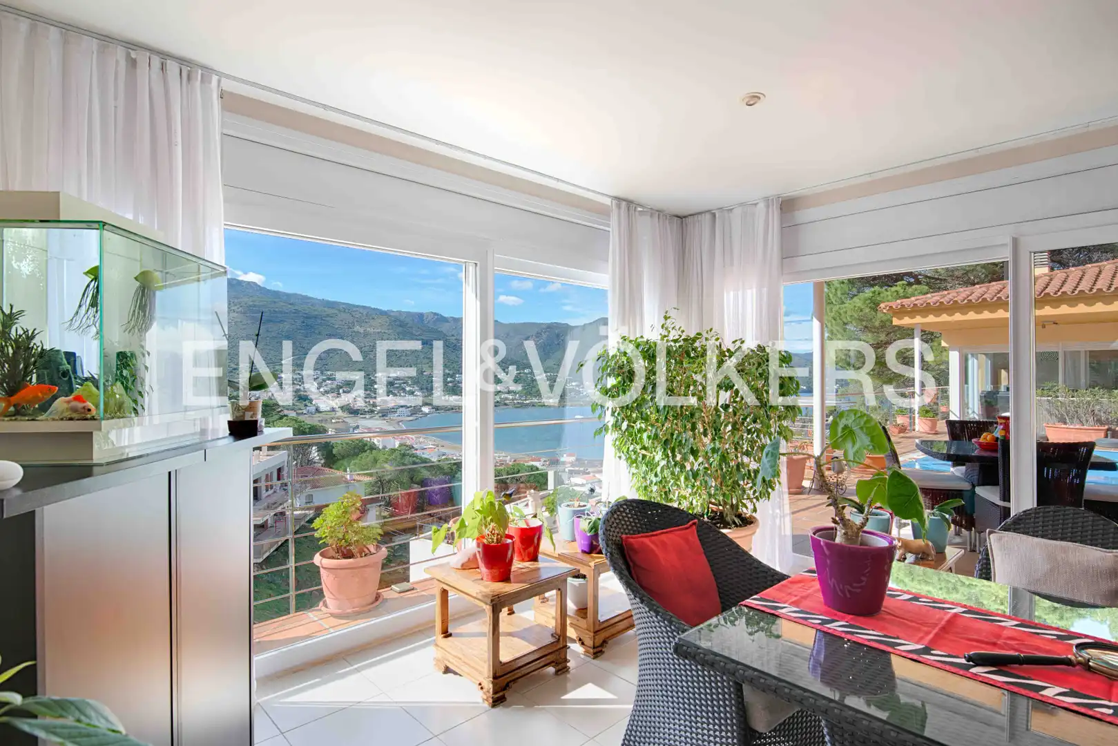 Vista exterior de Casa o xalet en venda en El Port de la Selva amb Calefacció, Jardí privat i Terrassa