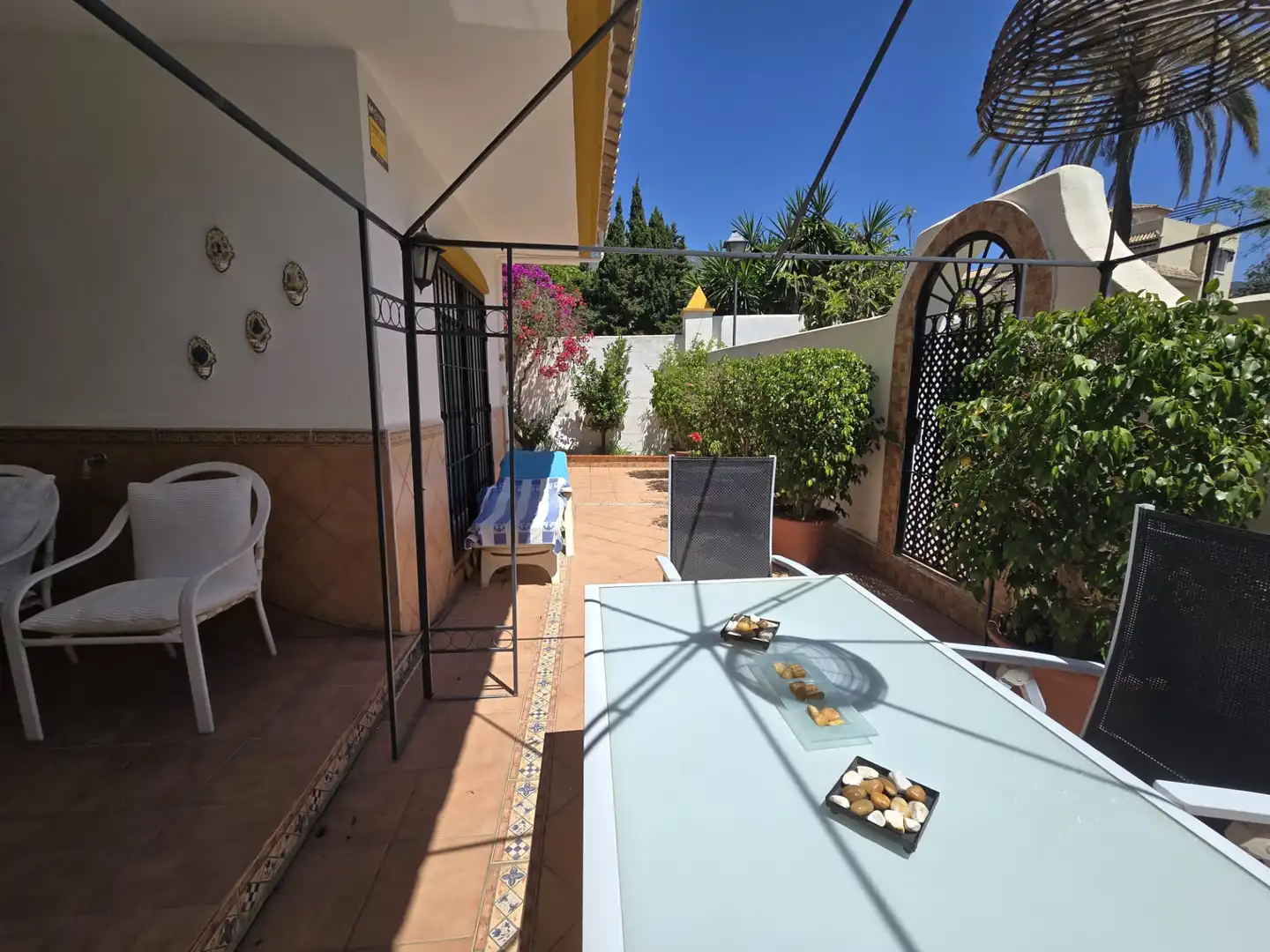 Jardín de Piso en venta en Marbella con Aire acondicionado, Terraza y Alarma