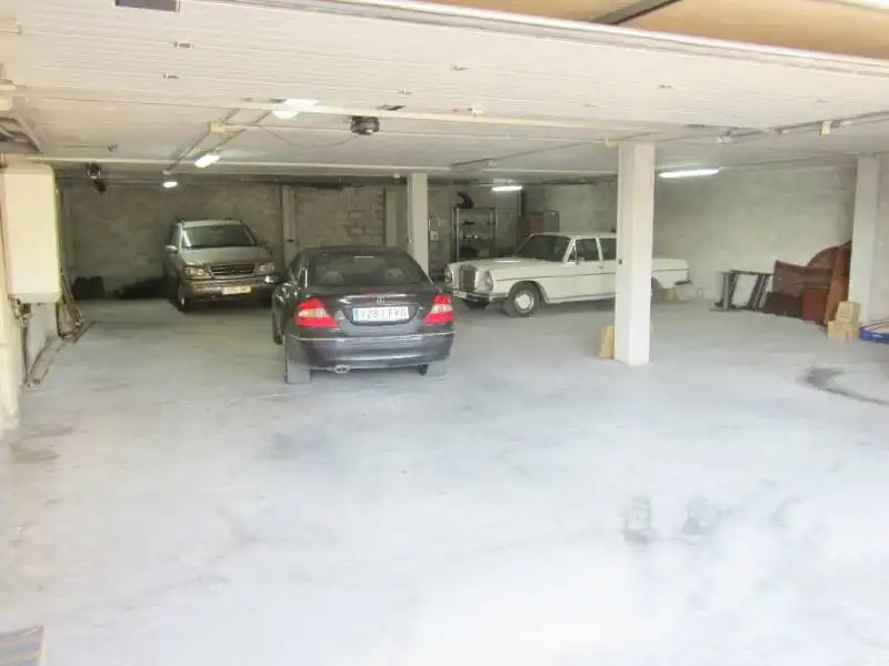 Parking of Houses for sale in Alicante / Alacant  with Air Conditioner, Heating and Private garden