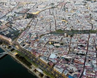 Vista exterior de Pis en venda en  Sevilla Capital amb Aire condicionat