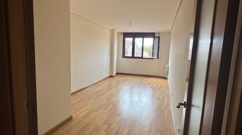 Foto 2 de Apartamento en venta en Alberite, La Rioja
