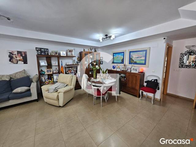 Casa adosada en Venta en CL ROSALIA DE CASTRO en El Baladre