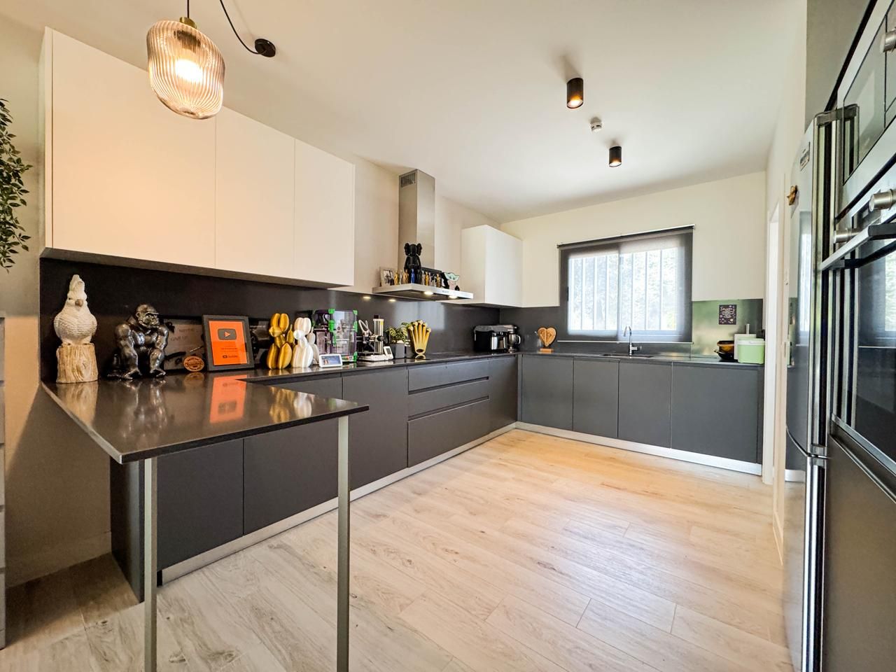 Kitchen of Single-family semi-detached for sale in Sotogrande  with Air Conditioner, Heating and Private garden