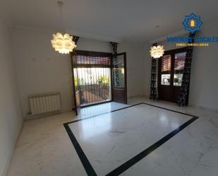 Living room of Flat to rent in La Zubia  with Air Conditioner and Balcony