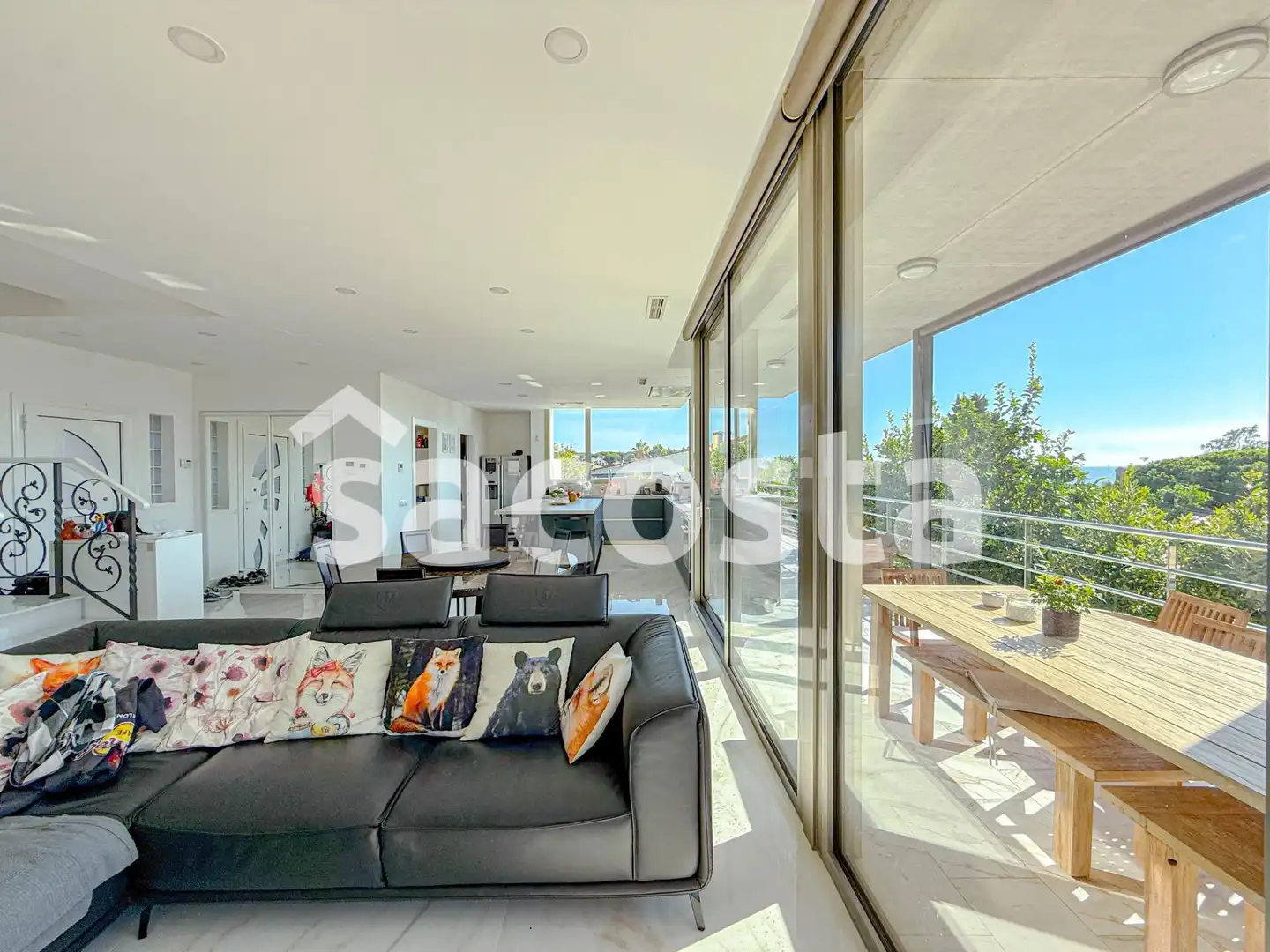 Sala d'estar de Casa o xalet en venda en Lloret de Mar amb Aire condicionat, Jardí privat i Terrassa