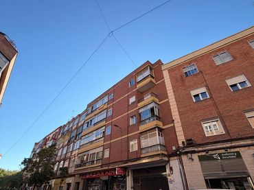 Piso con balcón en venta en Gabriel y Galan