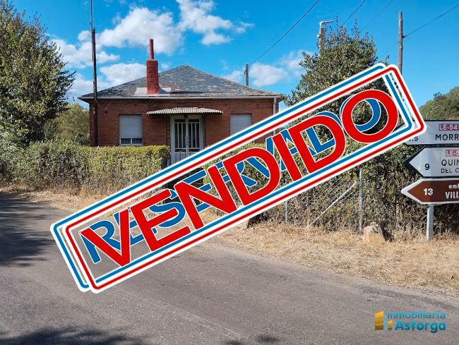 Exterior view of House or chalet for sale in Quintana del Castillo  with Heating