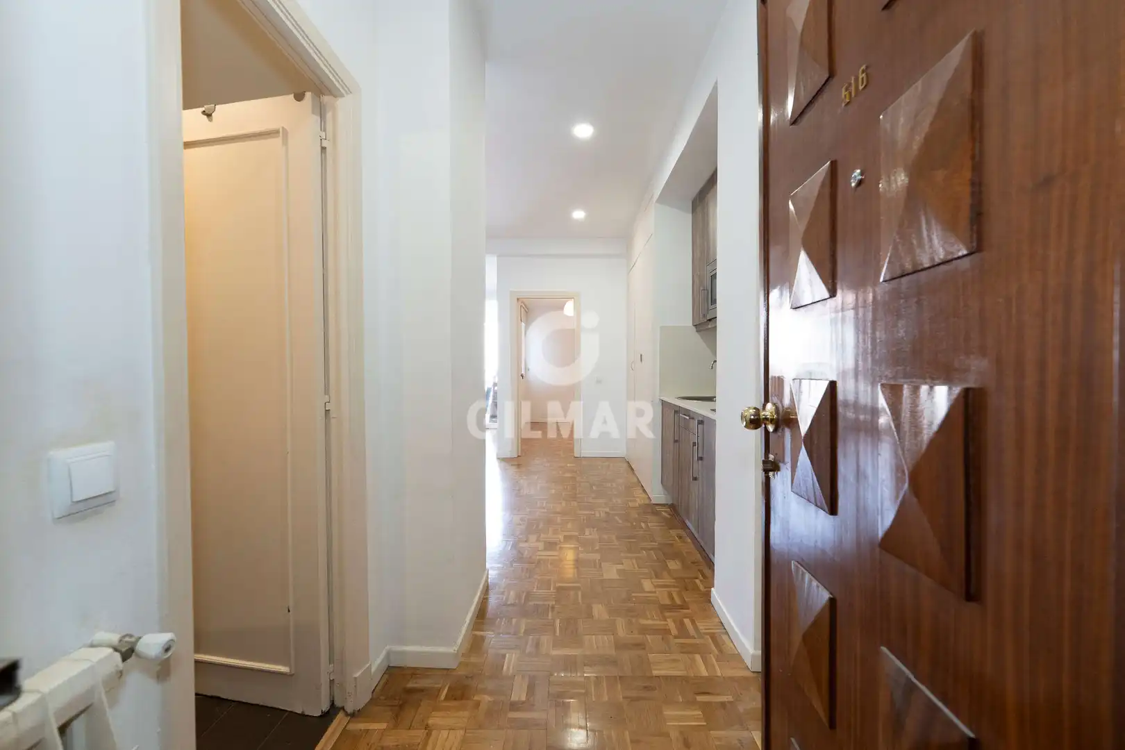 Piso en venta en Madrid con Calefacción, Piscina y Balcón