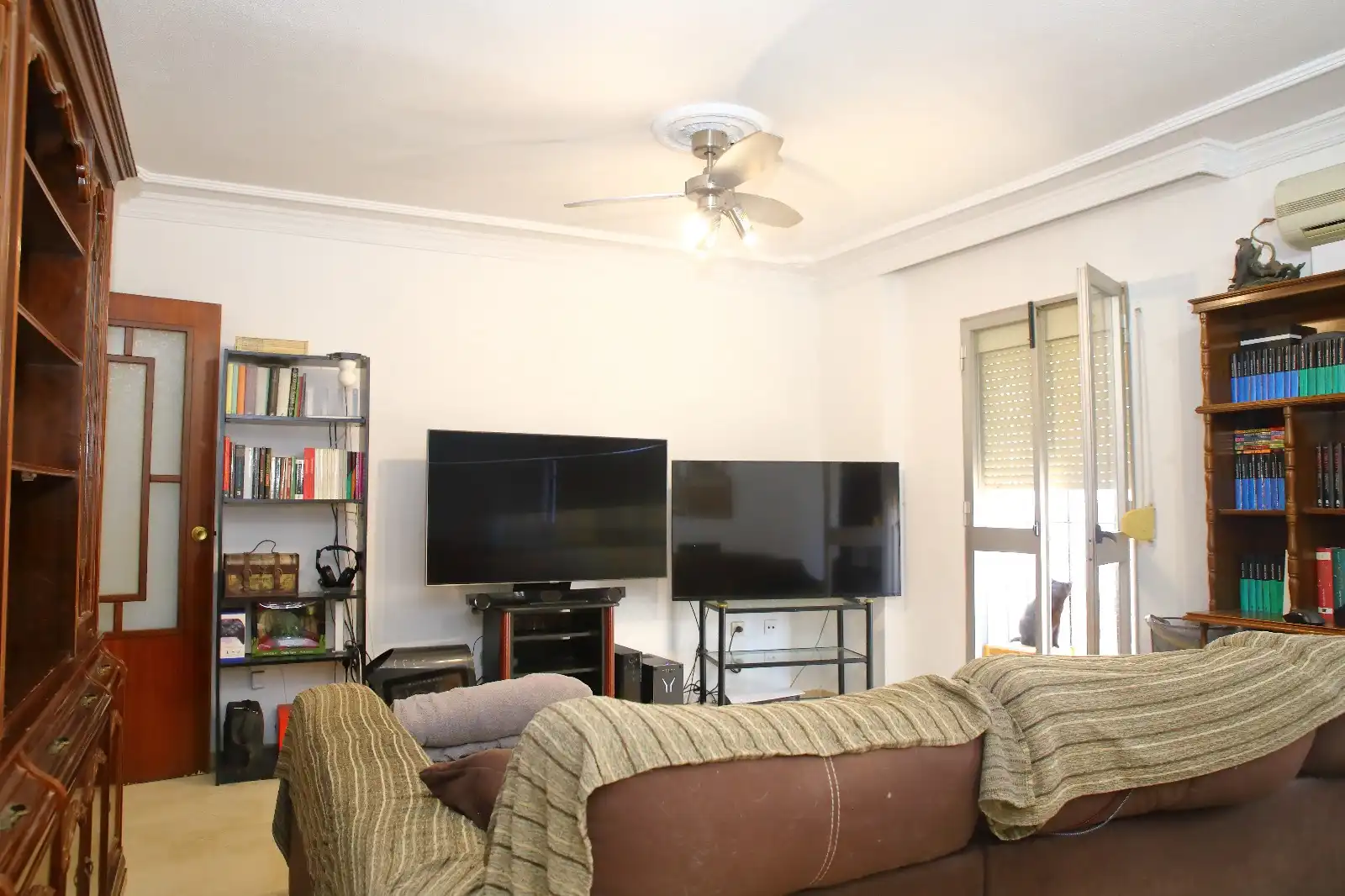 Sala d'estar de Àtic en venda en Estepona amb Aire condicionat, Terrassa i Moblat