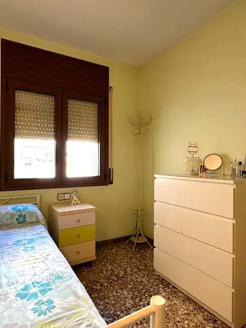Schlafzimmer von Einfamilien-Reihenhaus zum Verkauf in Sant Boi de Llobregat mit Klimaanlage, Heizung und Terrasse