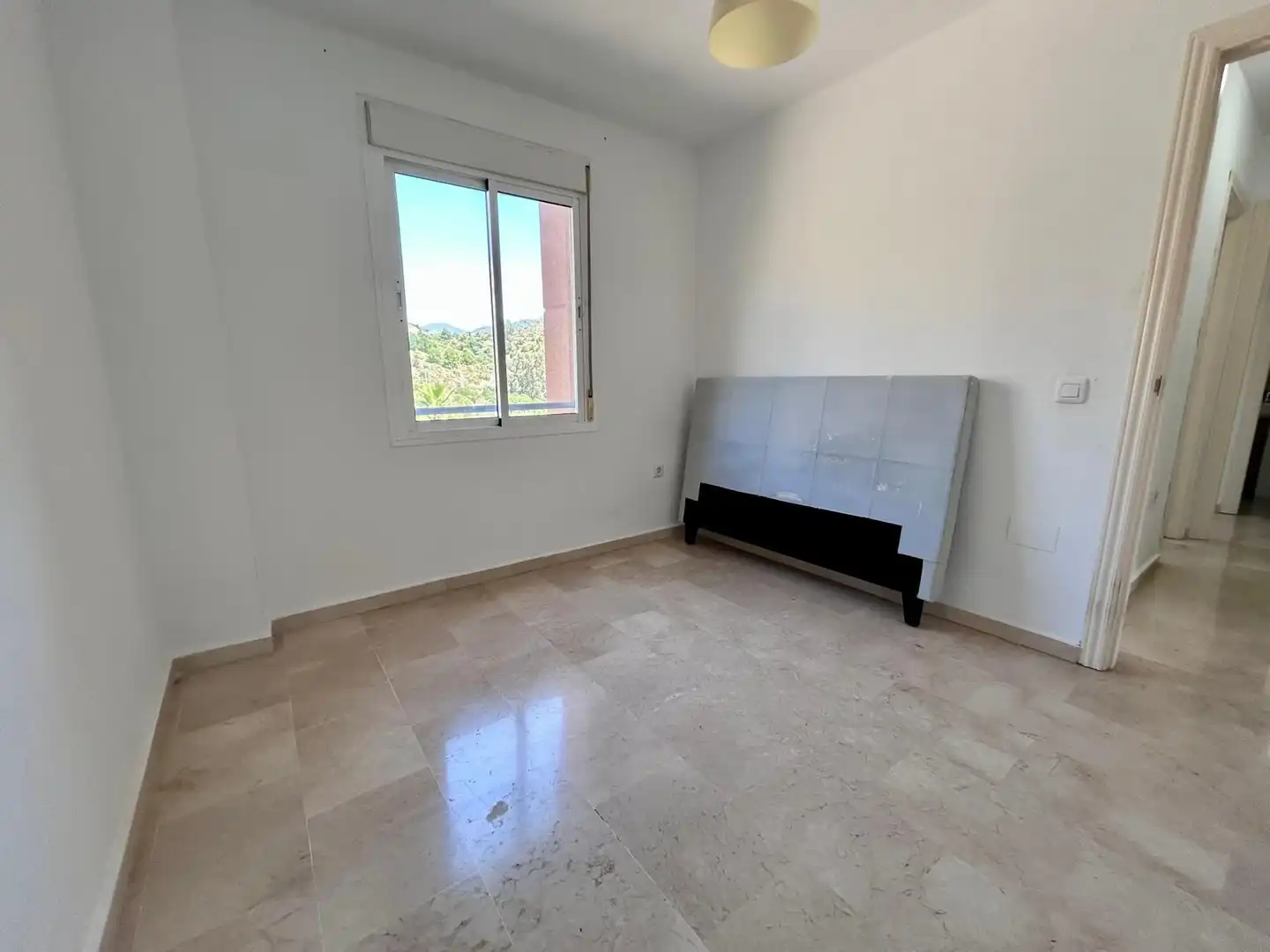 Dormitori de Pis en venda en Málaga amb Jardí privat, Terrassa i Piscina comunitària