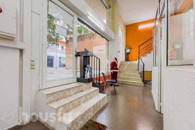 Local comercial en Venta en Travessera de les Corts, . en La Maternitat i Sant Ramon