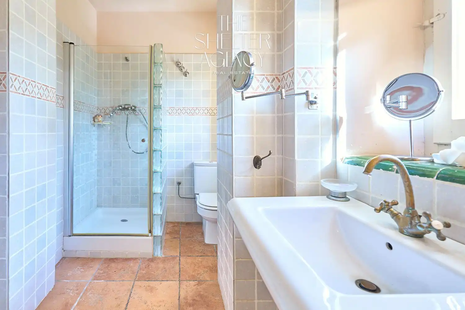 Baño de Finca rústica en venta en Sant Pere de Ribes con Aire acondicionado, Jardín privado y Piscina comunitaria
