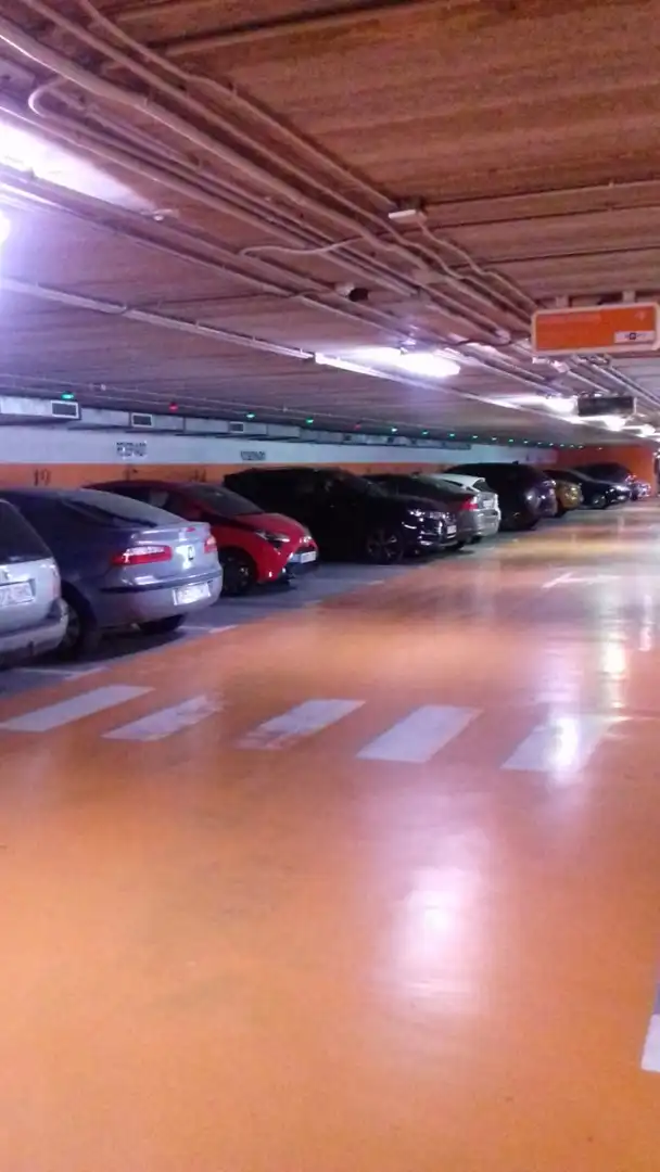 Einzelparkplatz mit Aufzug zur Miete in Ausias March, imagen 10