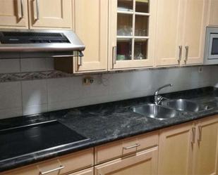 Kitchen of Flat to rent in Salamanca Capital  with Heating