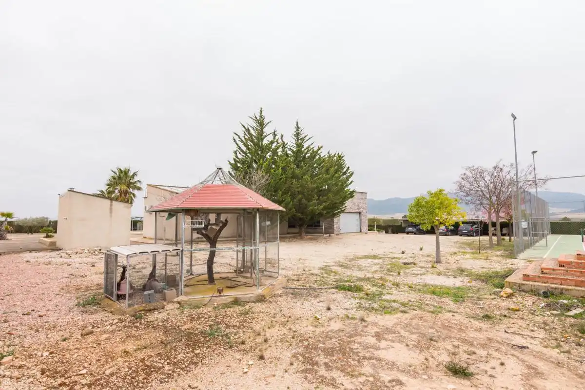 Casa o xalet en venda en Yecla amb Aire condicionat, Calefacció i Jardí privat
