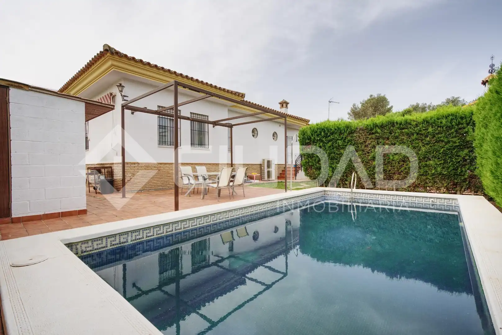 Garden of Houses for sale in Carmona