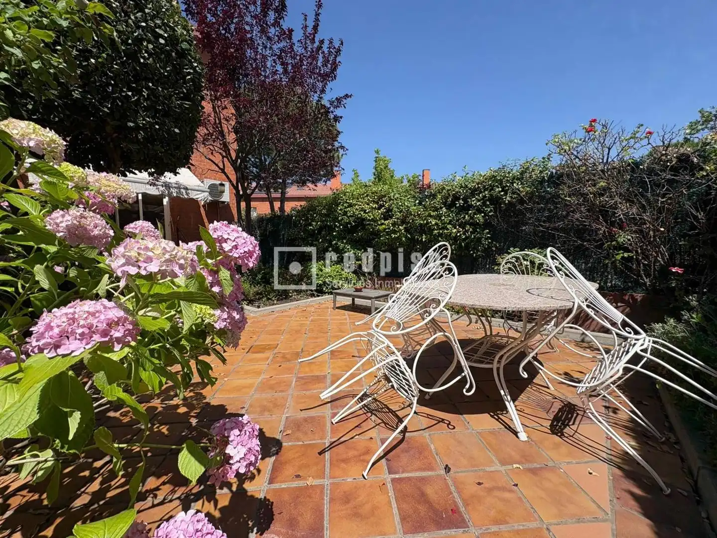 Garden of Houses for sale in Tres Cantos  with Air Conditioner, Heating and Parquet flooring