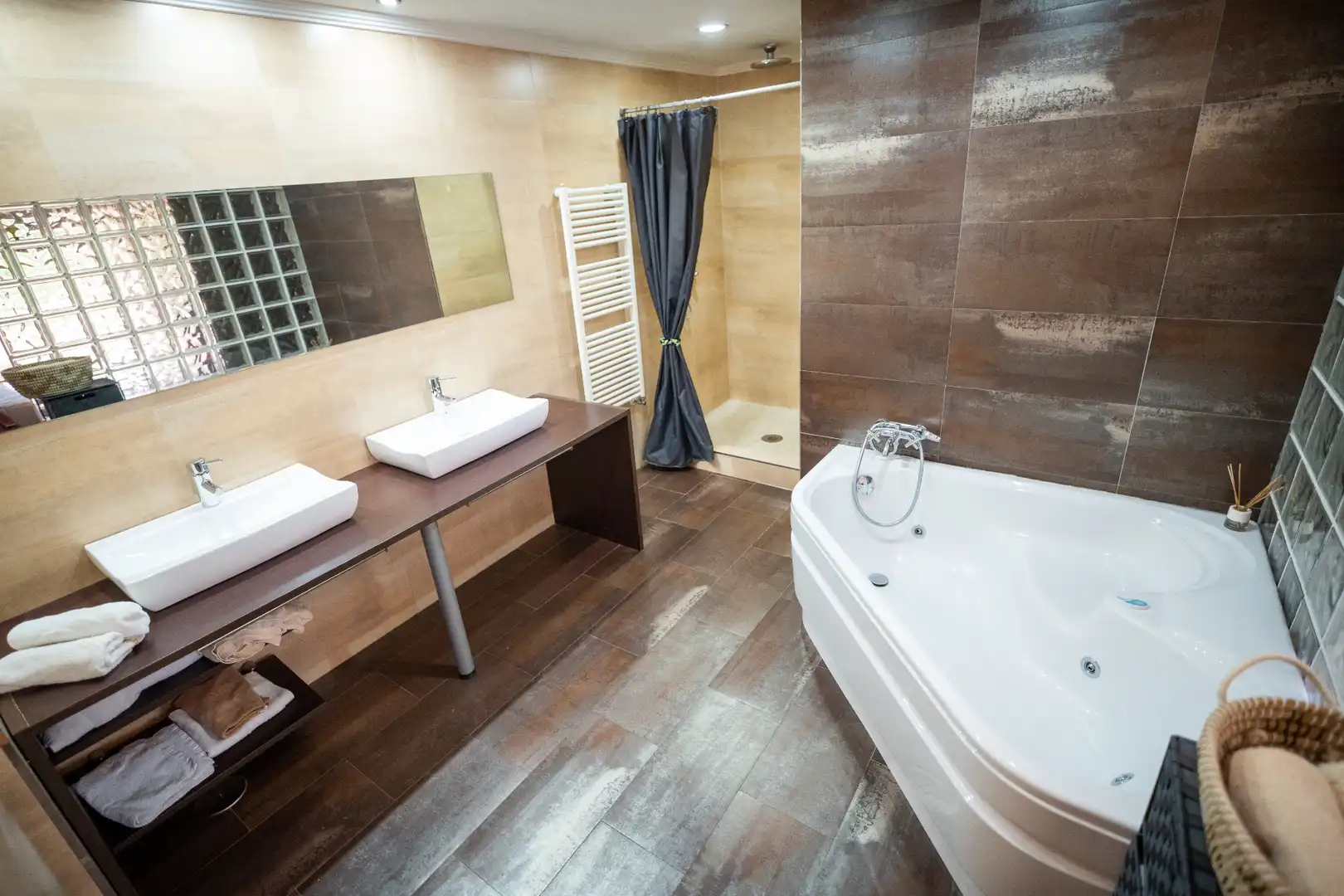 Bany de Casa o xalet en venda en Cabanillas de la Sierra amb Jardí privat i Terrassa