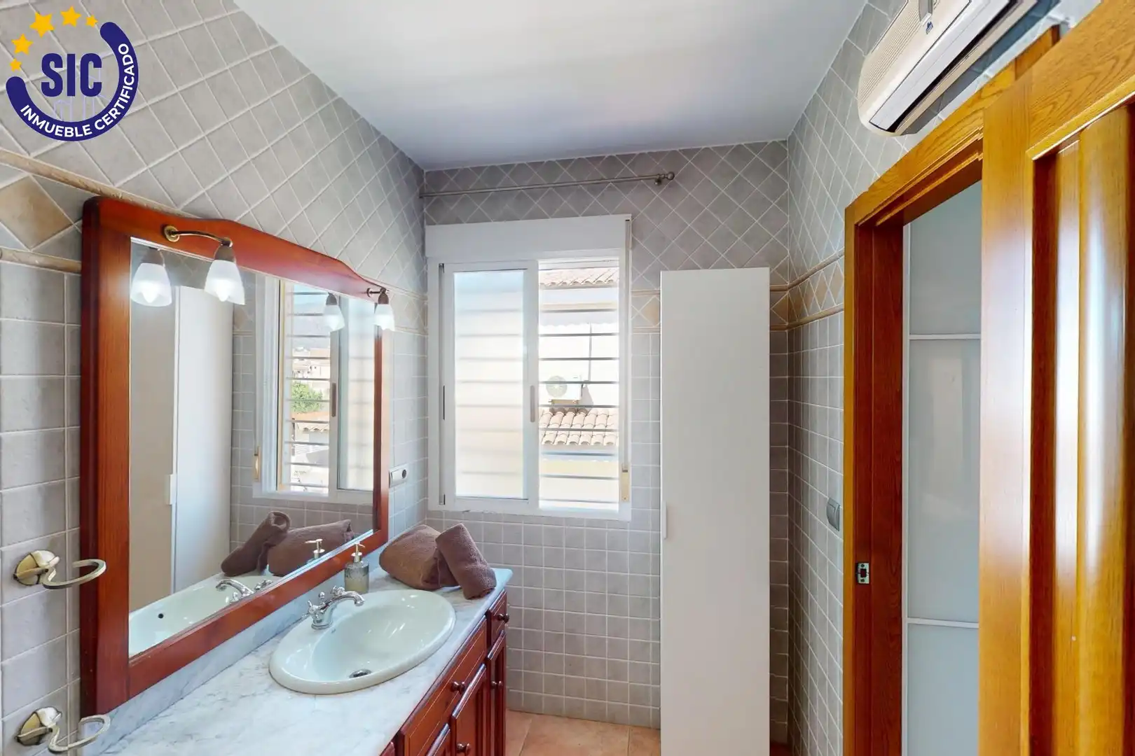 Bany de Casa o xalet en venda en Benicasim / Benicàssim amb Aire condicionat, Jardí privat i Parquet