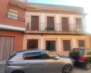 Vista exterior de Casa adosada en venda en Villasequilla amb Jardí privat, Terrassa i Traster