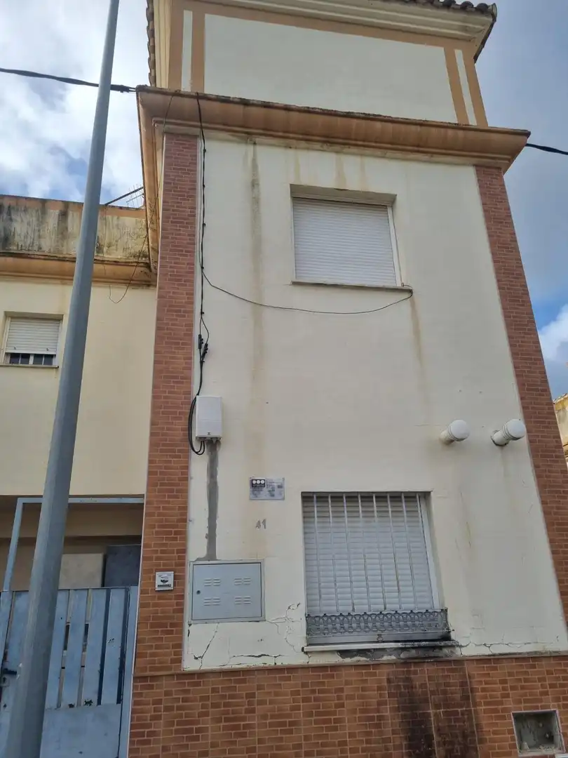 Vista exterior de Casa adosada en venta en Burguillos con Piscina comunitaria
