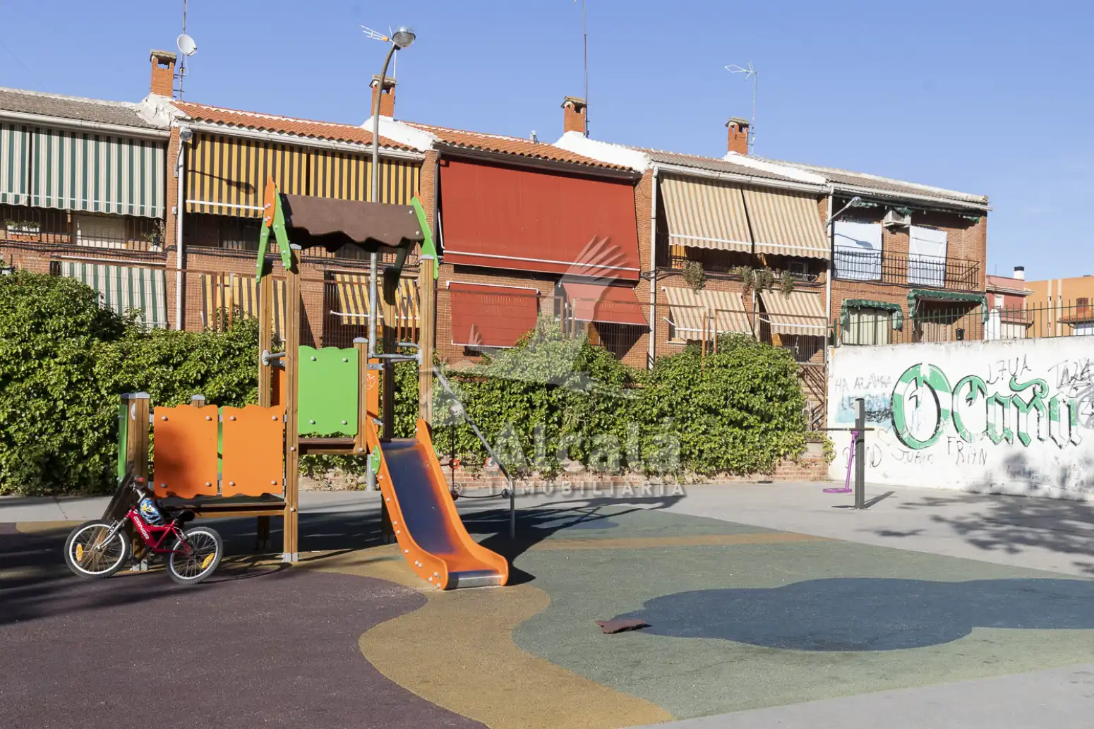 Vista exterior de Pis en venda en Ocaña amb Calefacció i Terrassa
