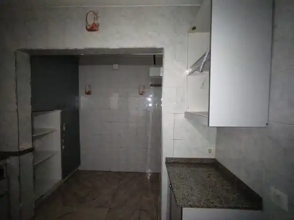 Kitchen of Flat for sale in Figueres