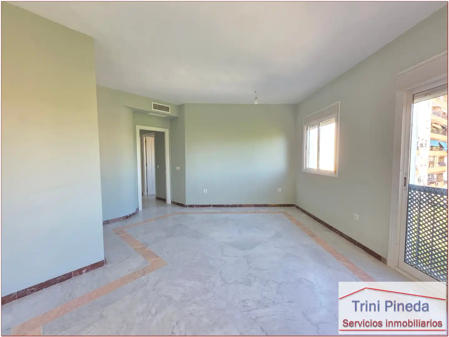 Flat with balcony to rent in Calle Pagés del Corro