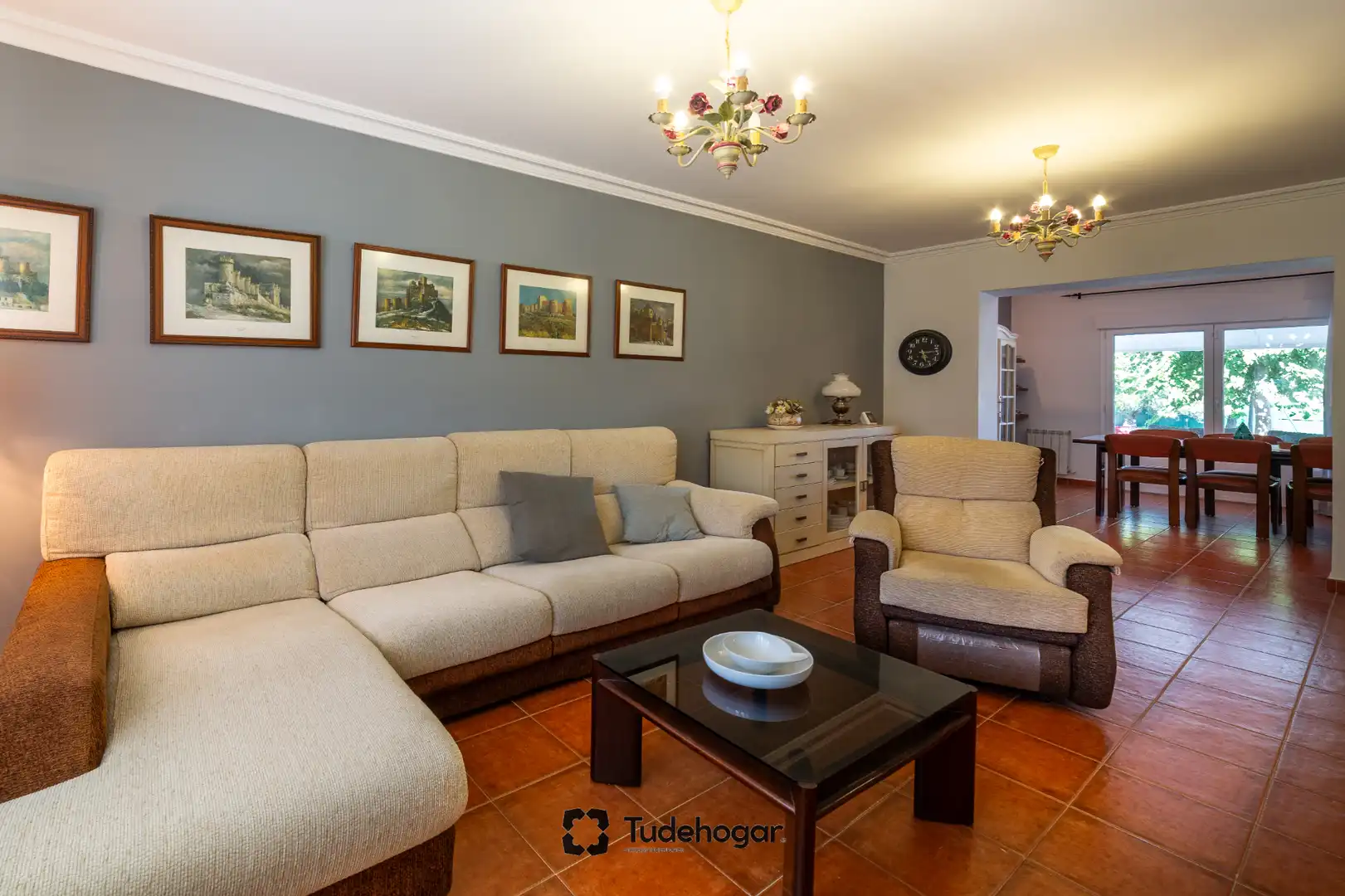 Sala de estar de Casa o chalet en venta en Tudela de Duero con Calefacción, Jardín privado y Amueblado