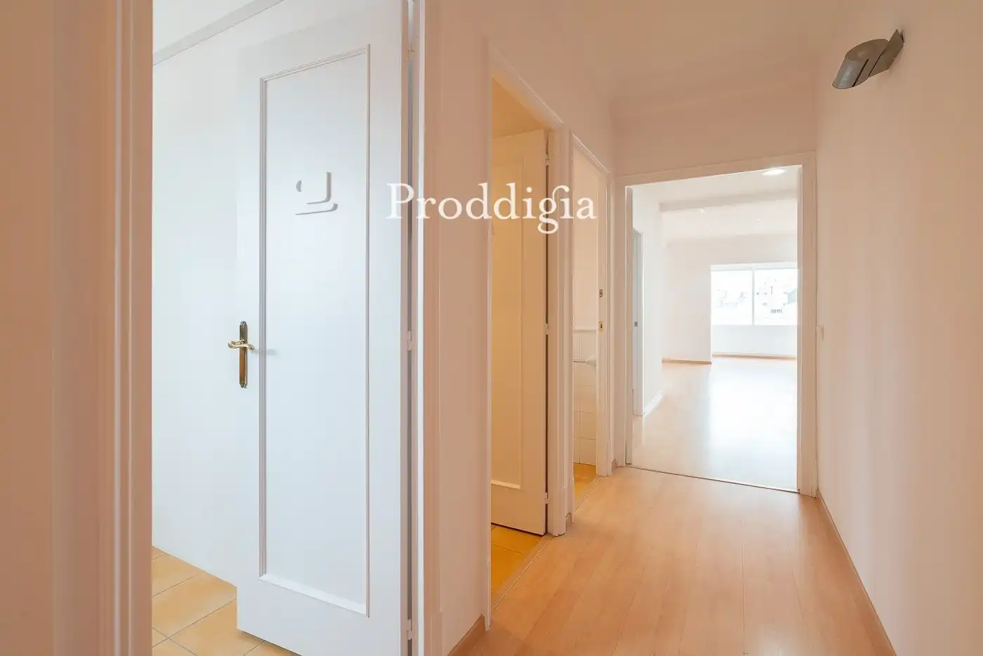 Habitación de Oficina de alquiler en  Barcelona Capital con Aire acondicionado y Calefacción