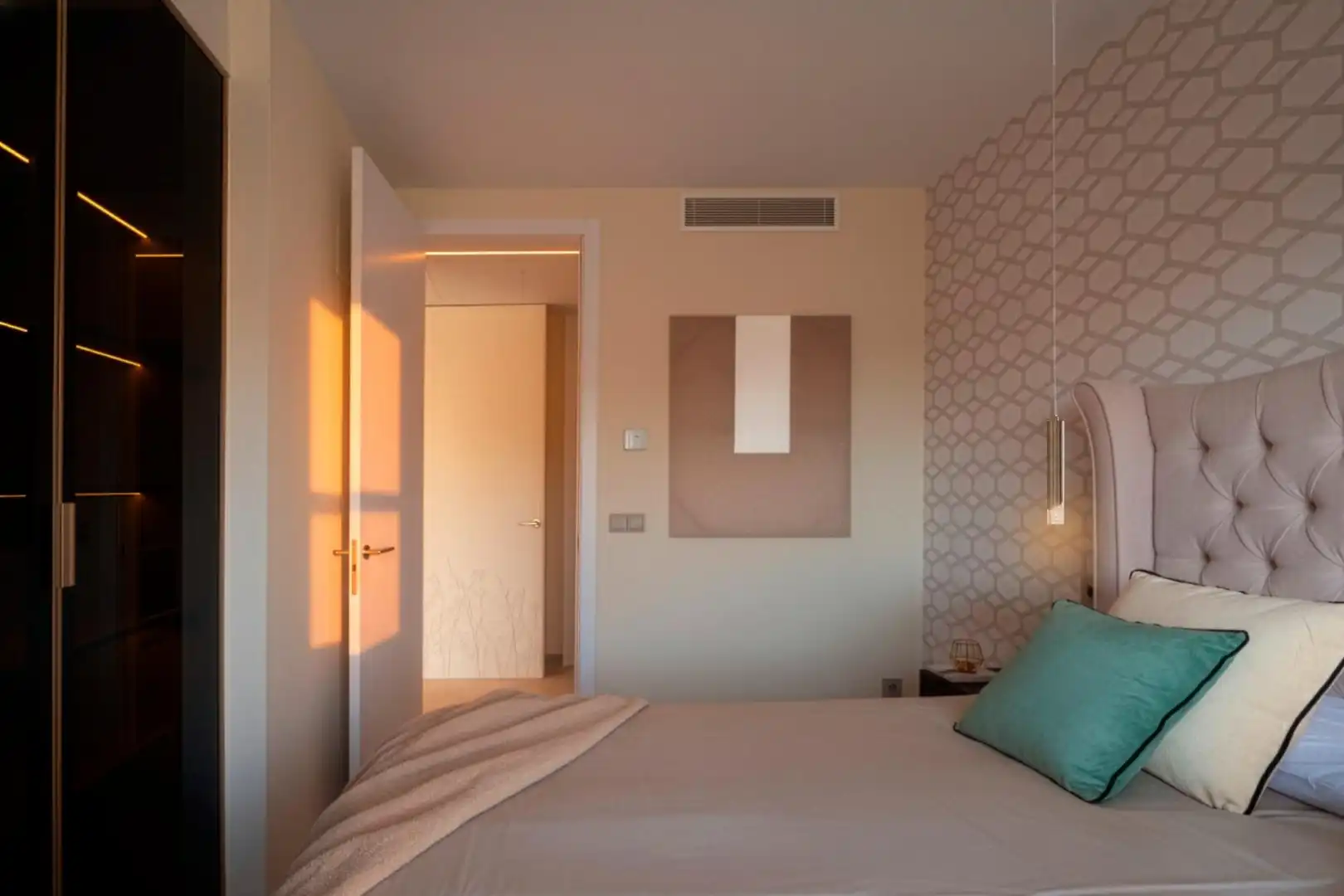 Bedroom of Flat for sale in Málaga  with Air Conditioner, Heating and Terrace