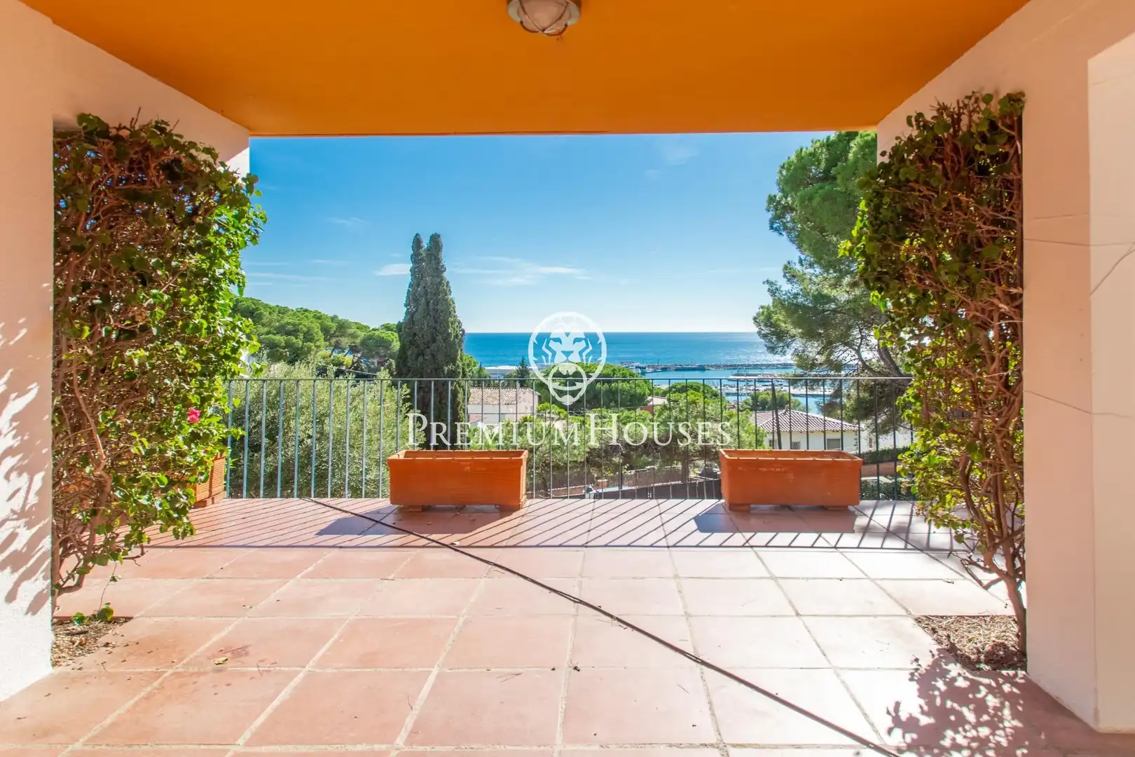 Vista exterior de Casa o chalet en venta en Arenys de Mar con Jardín privado, Terraza y Balcón