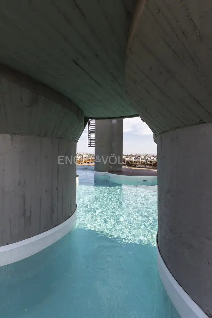 Swimming pool of Flat for rent in Madrid  with Air Conditioner, Heating and Furnished