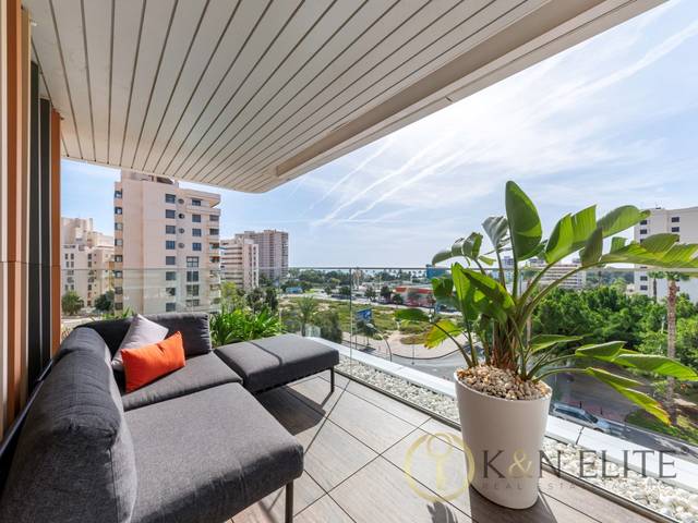 Piso en Venta en Calle Artista Remigio Soler en PAU 5