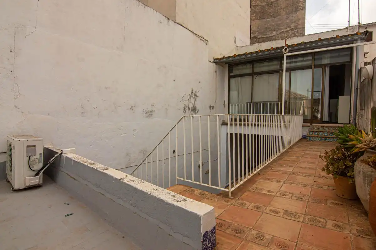 Balcony of Houses for sale in Oliva  with Air Conditioner, Heating and Private garden