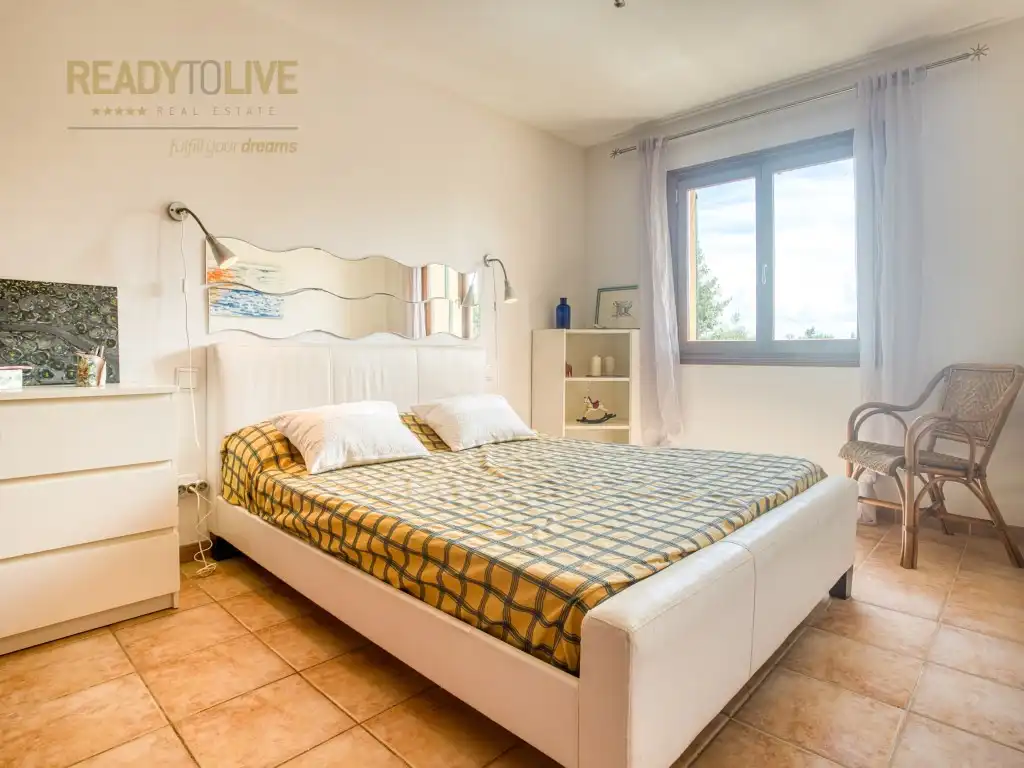 Schlafzimmer von Einfamilien-Reihenhaus zum Verkauf in Alcúdia mit Klimaanlage, Privatgarten und Terrasse