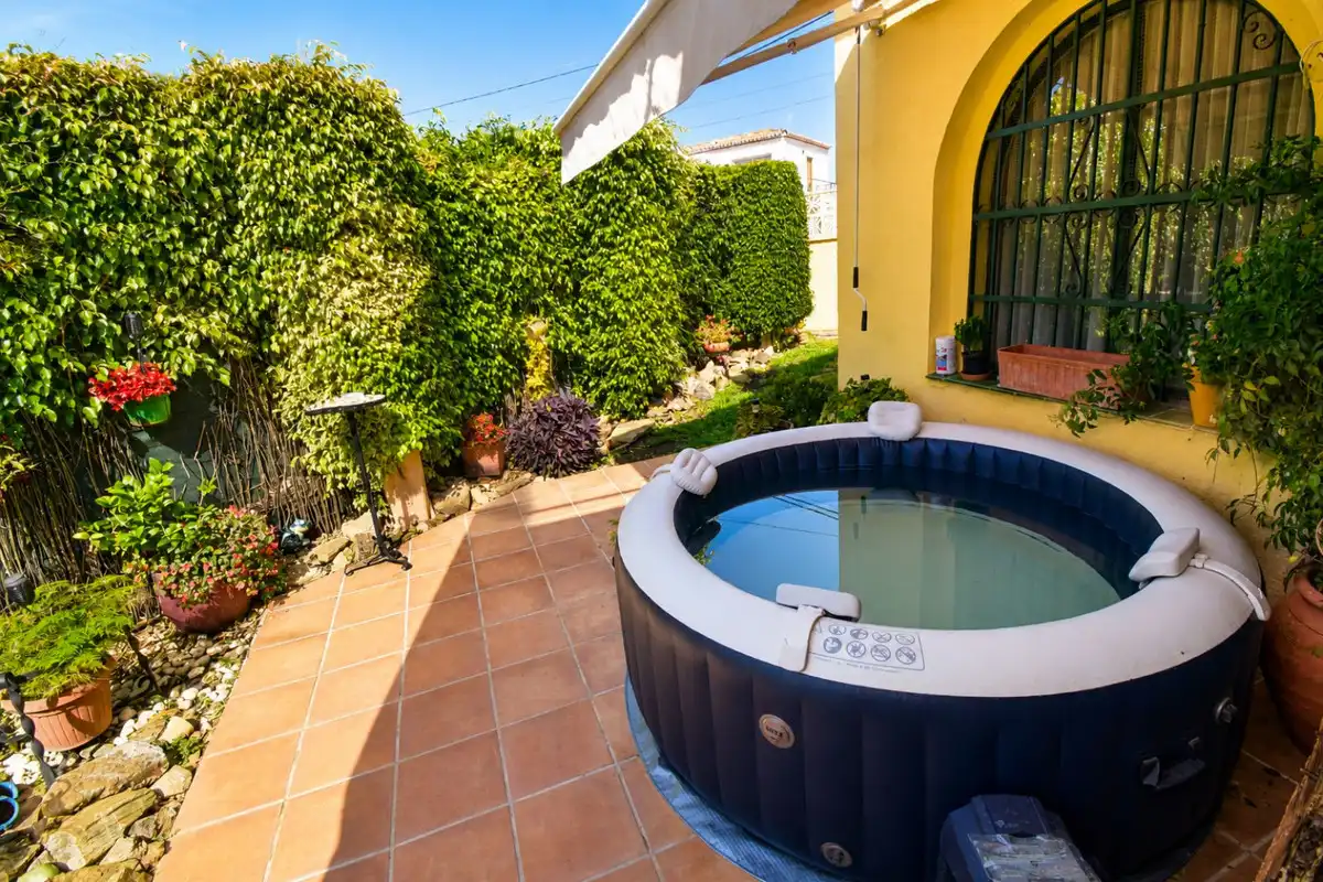 Terrassa de Casa o xalet en venda en Marbella amb Jardí privat, Terrassa i Jacuzzi