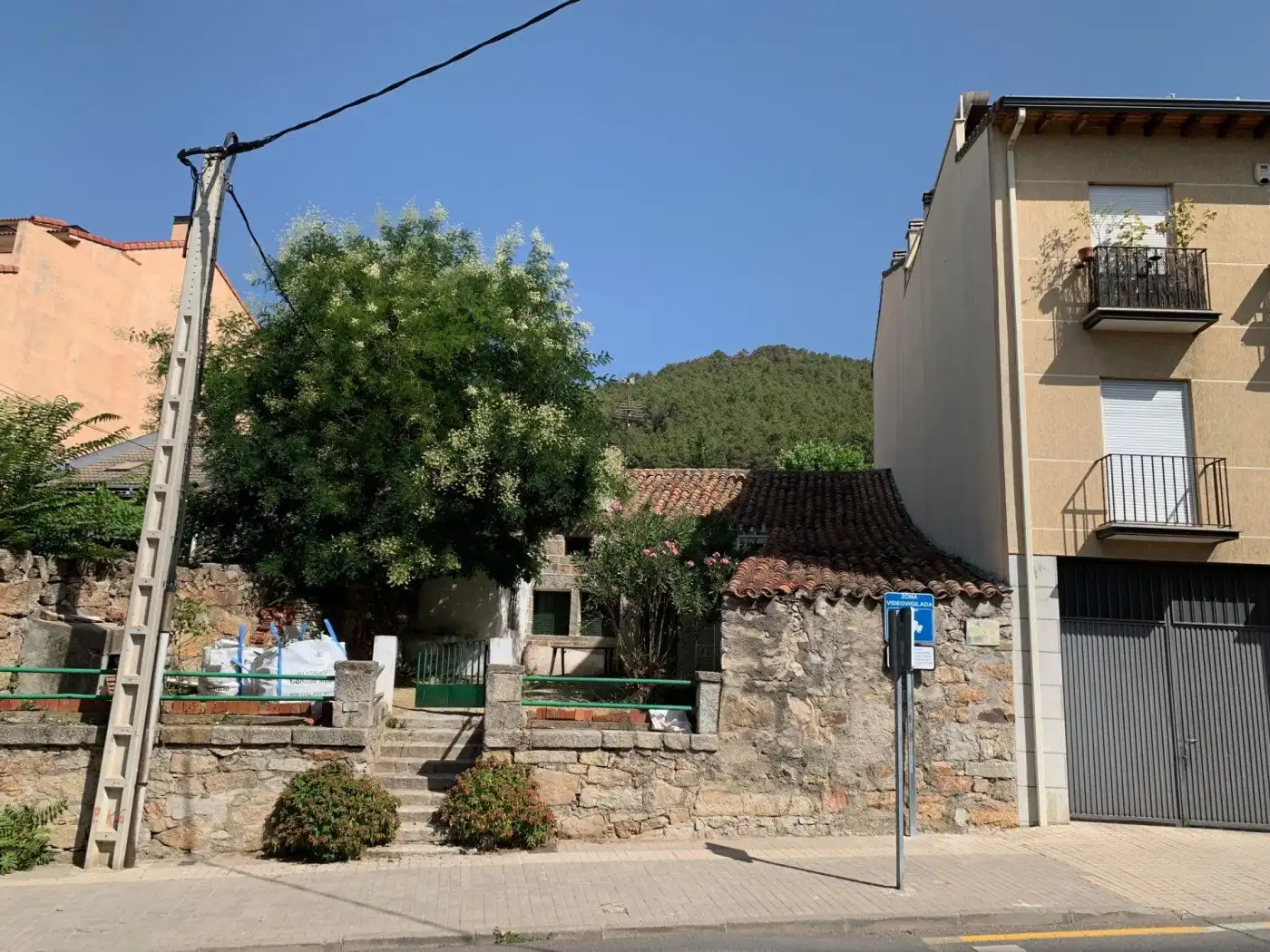 Exterior view of Houses for sale in Collado Mediano  with Private garden