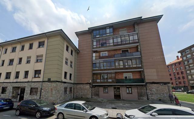 Piso en Venta en Calle Río Sella en Ventanielles