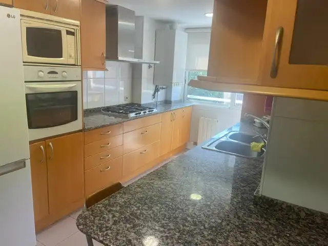 Küche von Wohnung zur Miete in Sant Cugat del Vallès mit Klimaanlage, Heizung und Parkett