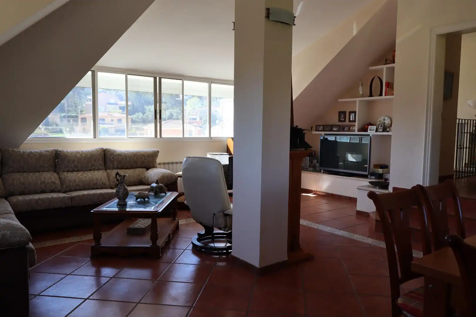 Sala de estar de Casa o chalet en venta en Chiva con Aire acondicionado, Calefacción y Jardín privado