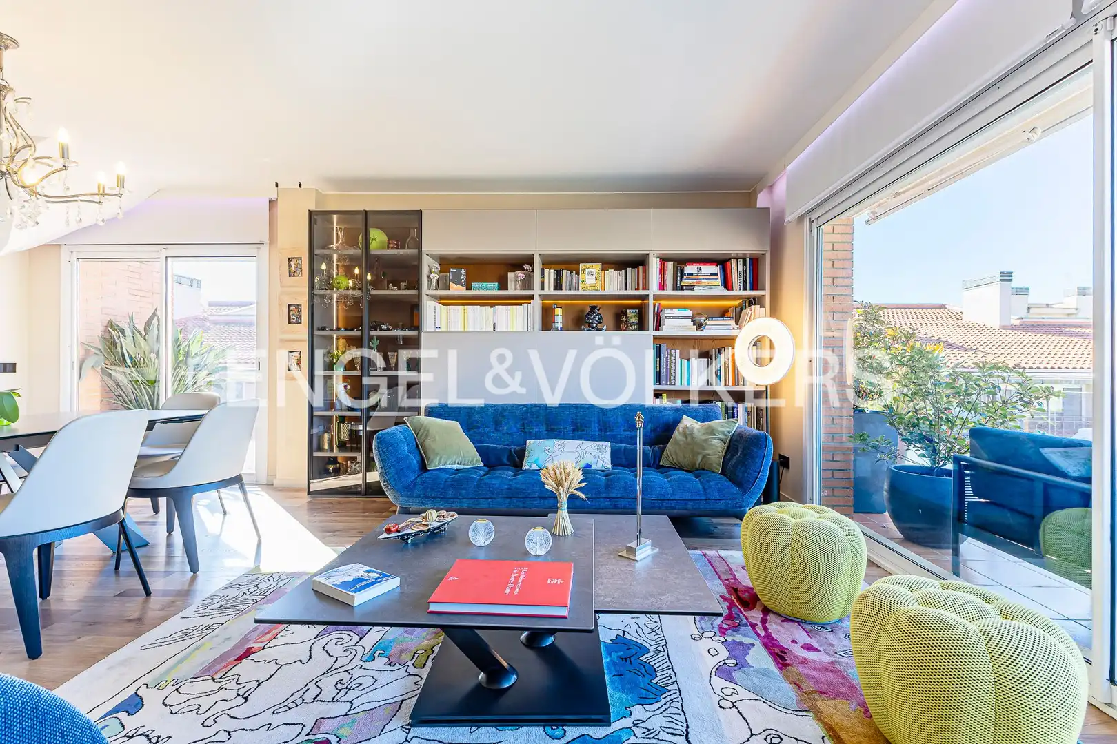 Sala de estar de Ático en venta en Sitges con Aire acondicionado, Calefacción y Jardín privado