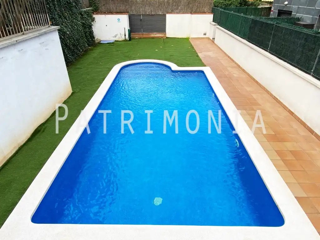 Piscina de Piso en venta en Barcelona