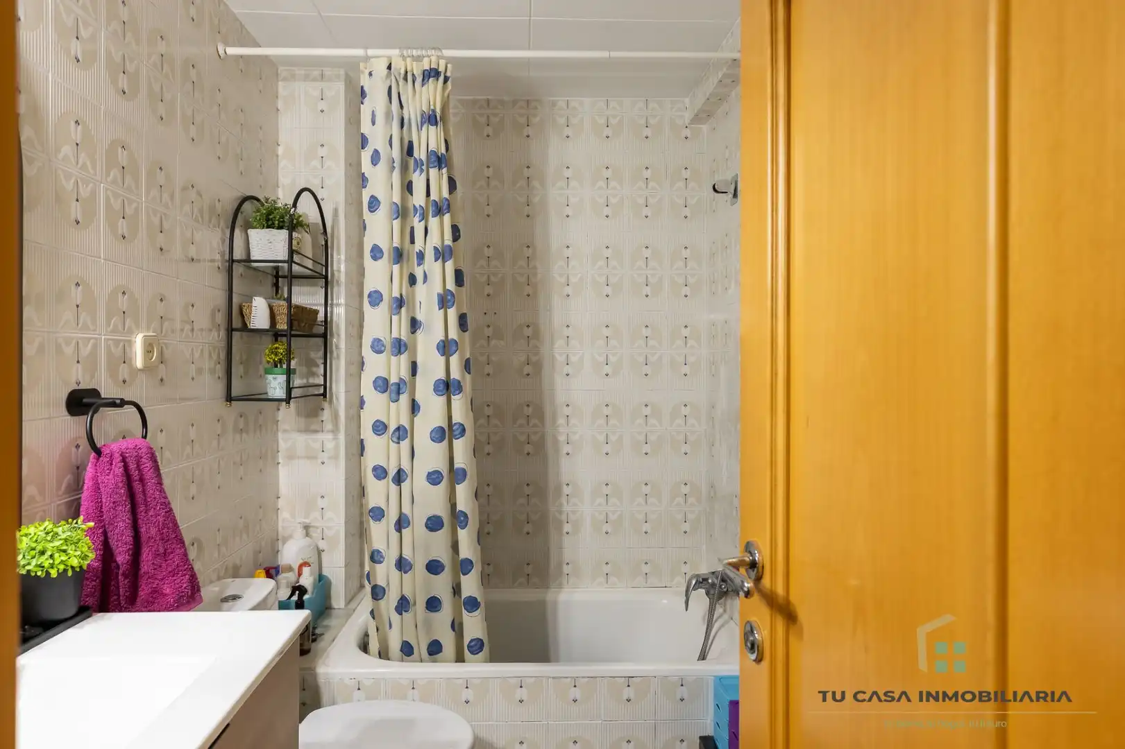 Bathroom of Flat for sale in Badalona  with Air Conditioner, Heating and Terrace