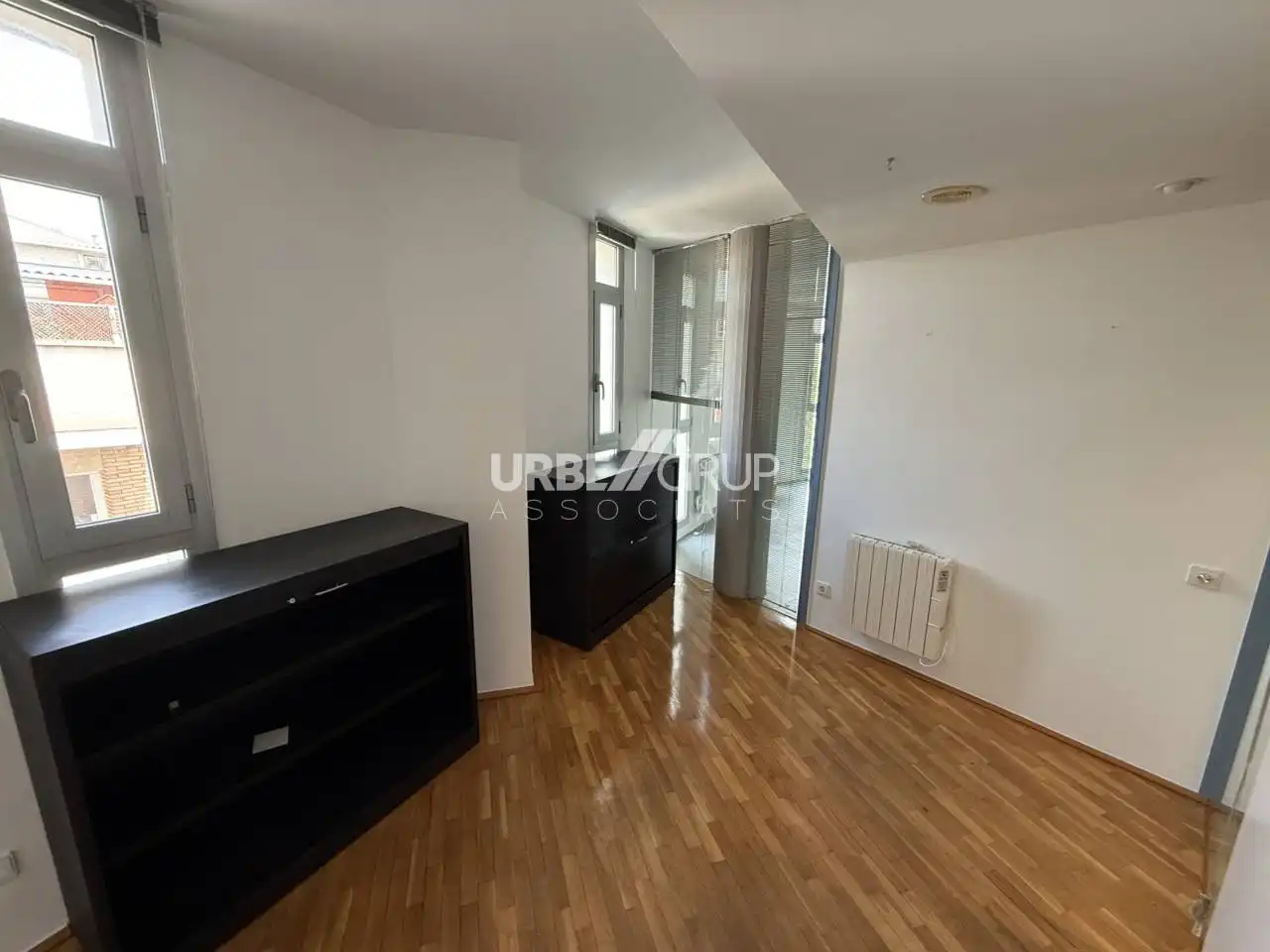 Schlafzimmer von Büro zur Miete in Terrassa mit Heizung